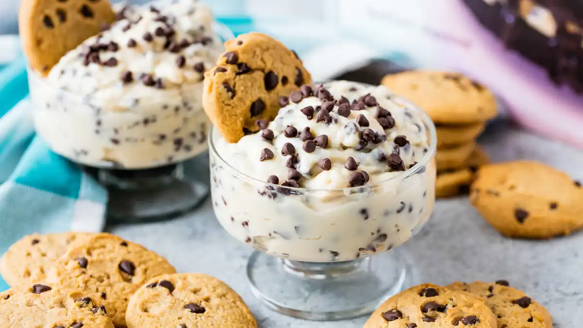 Cookie Dough Ice Cream Sandwiches: The Ultimate Dessert Mashup!